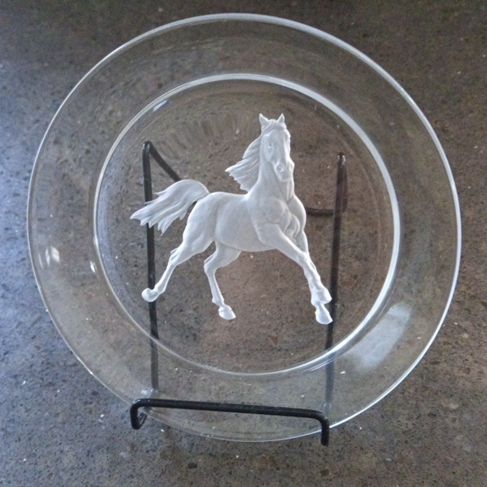 2026 The Year Of Horse 7 1/4" Diameter Crystal Wine Bottle Coaster - Picture 4 of 12